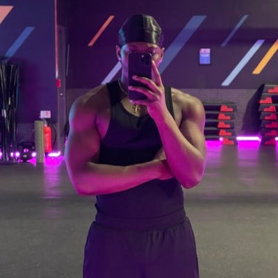 🔞+ | Afro-Italian Straight Dom 🥷 || Beg. Send. Sniff. Repeat 🤑 | Size 10🦶🏾|| Tribute before engaging🧎