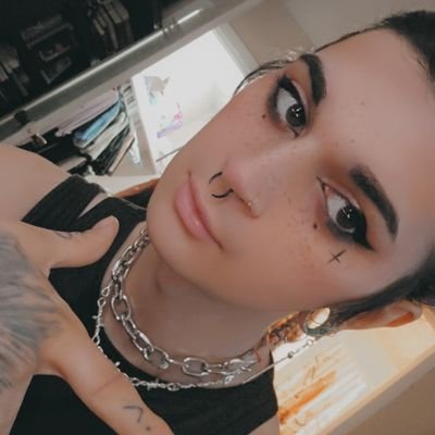 just a gorl tryna be hot | She/Her | 1 year HRT | 18+ MDNI |
https://t.co/g3B53NpOJN