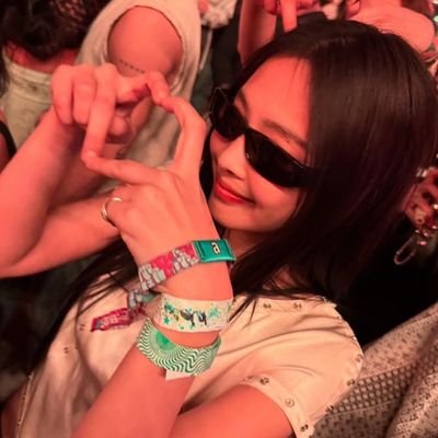 likejnk's profile picture. just a girl and her obssession with @jennierubyjane's mind