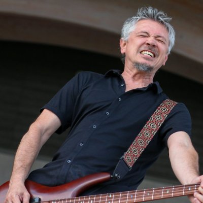 I play bass and do other stuff. Nothing to see here... I don't tweet.