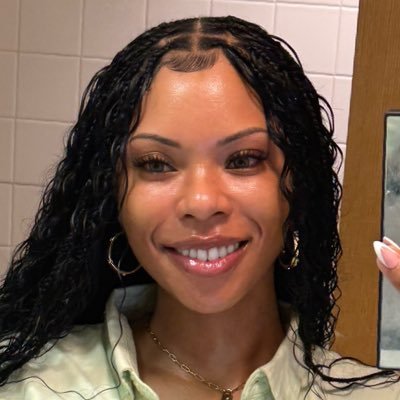 𝐀𝐒𝐇 𝐋𝐄𝐎́𝐍 Profile
