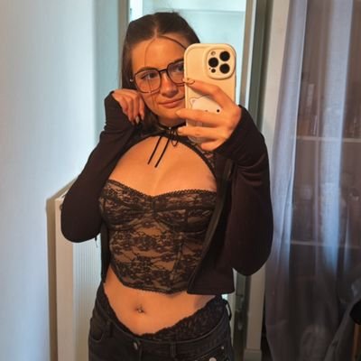 ChloChl11125385's profile picture. moi c'est Chloé je vends mes photos et vidéos Coquins 
interressé passe en dm
pas de plaisantin