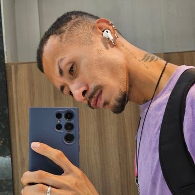 jhoudiasdias_'s profile picture. Gente é uma puta falta de sacanagem ainda ter q escrever essas coisas, a musica é a minha vida acho q isso resume a minha vida num todo.