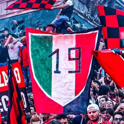 AC Milan. 🇲🇽 |
De vez en cuando en la @TabernaDelMilan