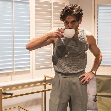 Aaron Tveit enthusiast 🥰
Finnick Odair I will never get over you