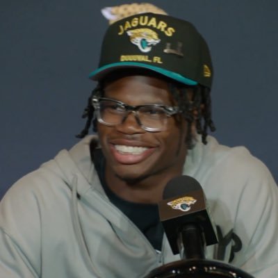 1.6k followers on tiktok - go follow my tiktok ark.hq |F/A | @TeamSummitGG Jacksonville Jaguars/steelers fan/ny giants fan.
