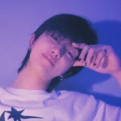💭🎧🫧 | 7teen | fan account 🤍
—★in the dark times, let kindness be the light.