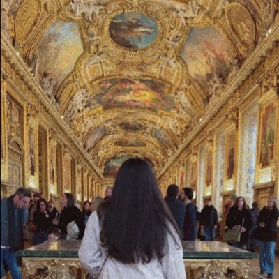 _HudaFahad's profile picture. Somewhere between Business and Art 📸👨‍👩‍👦🌧🎨🎬🌌💻🍕🎼👩🏻‍🎓🌃