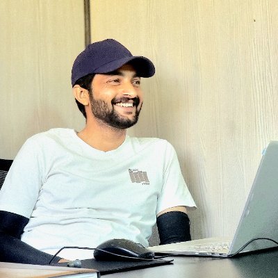 YasirAliTatlaa's profile picture. 𝑴𝒚 𝒎𝒊𝒅𝒅𝒍𝒆 𝒇𝒊𝒏𝒈𝒆𝒓 𝒊𝒔 𝒃𝒊𝒈𝒈𝒆𝒓 𝒕𝒉𝒂𝒏 𝒚𝒐𝒖𝒓 𝒍𝒐𝒚𝒂𝒍𝒕𝒚..🖕🏻