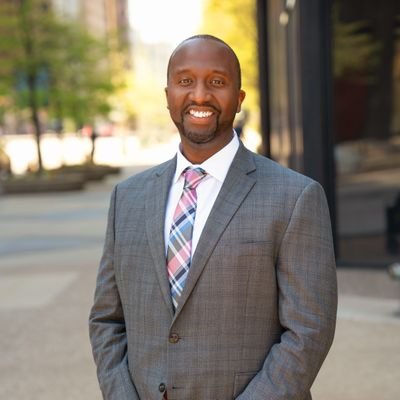 Proud CEO of @CLEMetroSchools. Ed reform leader passionate about educational equity and excellence. God 1st. 1906. White House Fellow.