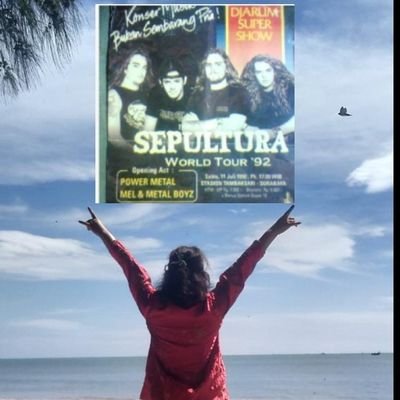 A #heavymetal mom with 2 children♥️ #introvert 🤟🏻 #metalhead 🤟🏻 #Bibliophile 🤟🏻 #housewife 💞