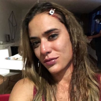 caro me abrazo y desde entonces no me ducho