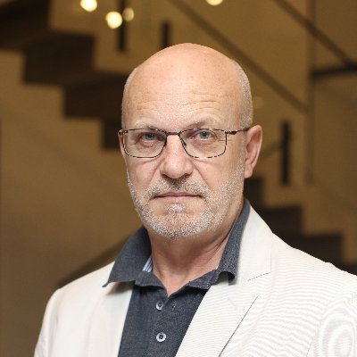 Desenvolvimentista, meritocrático , conservador, pro-Bolsonaro, C3PO_Caboclo. Nao sou imune ao #viruschines! 🇺🇸 🇬🇧 🇦🇺 🇮🇹 🇧🇷