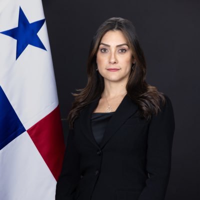 Profesional del Derecho, especialista en Derecho Administrativo y Corporativo. Madre y esposa.