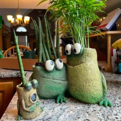 CandyHolly6's profile picture. Politically conservative, born again Christian, married 29 years to a wonderful husband, I’m a mother and a dog mom.