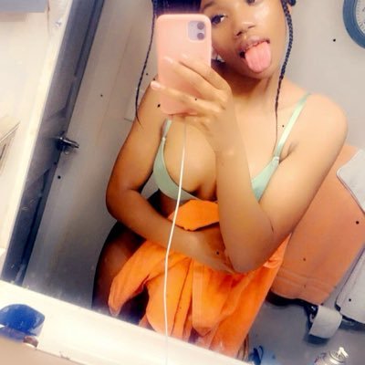 Hi, I'm Mariah . Welcome to my page im a slim caramel girl with sweet bubble butt , I make content , I’m working on making a OF but for now you can add my 👻.