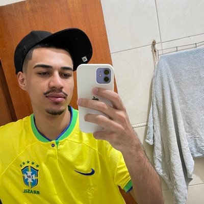 eureyel's profile picture. vou fazer uma máquina do tempo...