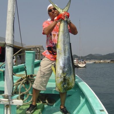 J_BOY201704's profile picture. 日本人🇯🇵 🎌釣り好きのマスターが新鮮な魚介類を提供する居酒屋です。釣り人と漁師しか食べられないお刺身等もお出ししますので、ご来店お待ちしております。 都電荒川線 梶原駅 徒歩1分