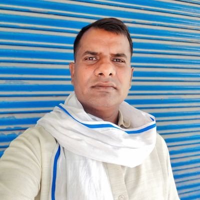 परों को खोल जमाना उड़ान देखता है,
जमी पर बैठ कर क्या आसमान देखता है।
@followMe @वंदे_मातरम 🙏