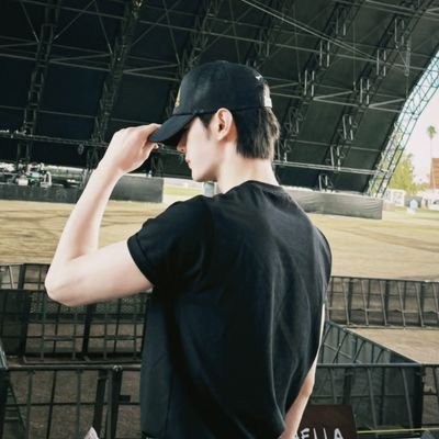 sunghoon17411's profile picture. 