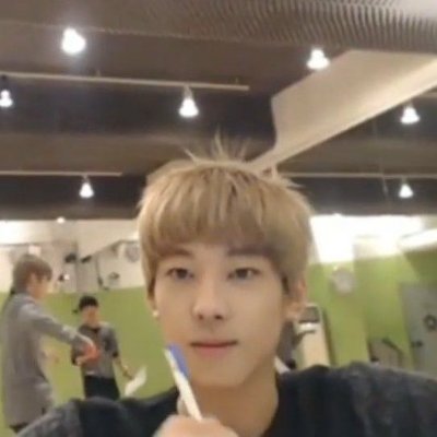 yaomaed's profile picture. svtwce

look at my header.
23 y/o