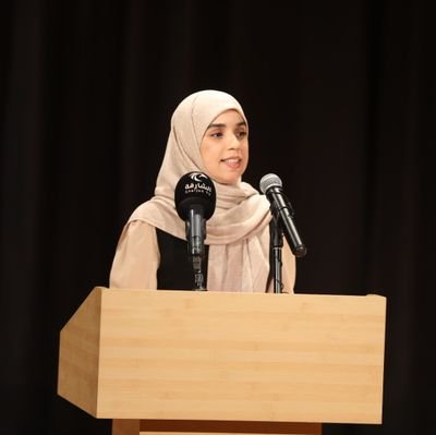 KhadidjahD's profile picture. أنثى أنا أختُ الورودِ المُرهفاتِ بعطر شوق الأمنياتِ مخضّلهْ..
