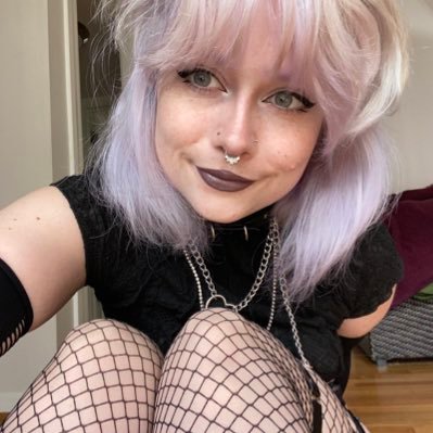 18+ •🥀• Unhinged • ৎ୭ • Dreamy •🥀• Petite