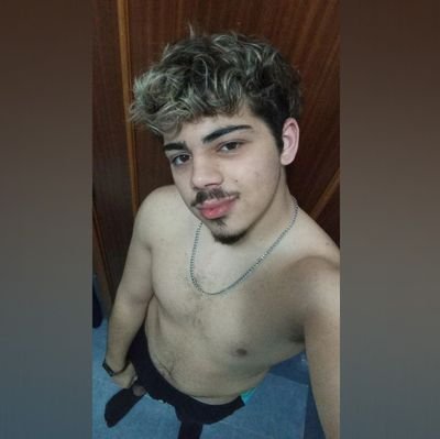 A guy from Porto, Portugal, 19 years old.
Versatile...
Waiting for you to fuck with me...
OnlyFans content creator...
https://t.co/69zHnb56QN