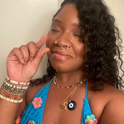 ✨🐘🇭🇹🏳️🌈| she/they free ayiti, save congo, save sudan,save lebanon. IG crochet page @ suchahooker🙊