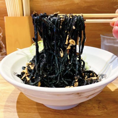 限定麺の情報が入ると、居てもたってもいられなくなる病気🥺 限定に振り回される日々🥺🥺✨✨✨ レギュラーも食べます🤫らーめん好きフォロバ✨