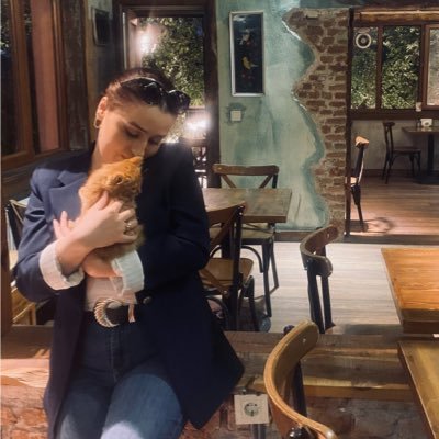 thaqaxo's profile picture. Ailurophile 🐈