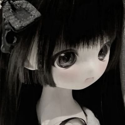 dolyizhou's profile picture. #夏以昼   𖹭   pull me — so close, cause you never know; just how long our lives will be.. ‹𝟹