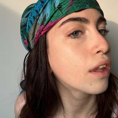lamourdedarcy's profile picture. if this page starts to look like a notes app please tell me