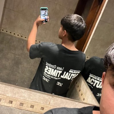 juanyjara_'s profile picture. 