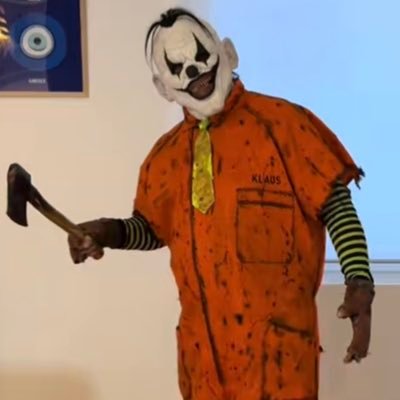ClownFaceoff's profile picture. Clown tueur de 403 ans, bouffeur de cadavres 🤡 🪓
L’humour dans la terreur