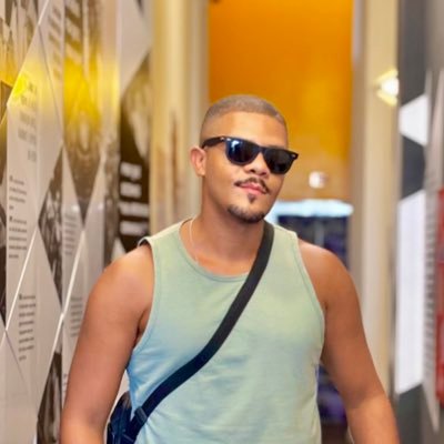 qualfabio's profile picture. seu olho me olha, mas nem me pode alcançar” 🎧