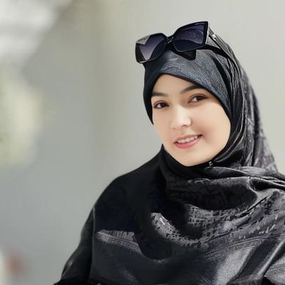 ✨️ يَا مَنْ فِي كُلِّ شَيْءٍ دَلائِلُهُ يَا مَنْ فِي الْبِحَارِ عَجَائِبُهُ 💫 ای آنکه شگفتی هایش در دریاست...
