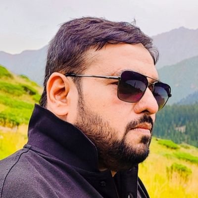 Common family man, dreamer, foodie & chef at home (sometimes).