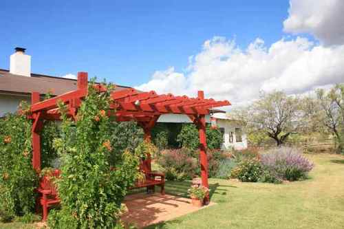 A Bed and Breakfast nearSierra Vista,Bisbee, and Tombstone, Arizona for hiking, great birding and lovers of the outdoors.