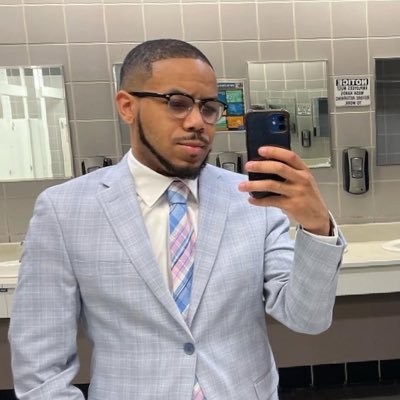 1906 | Co-Founder - Visionary Productions, LLC @vi_production1 | Pyramid 🔺 | Marketing & Sales Specialist