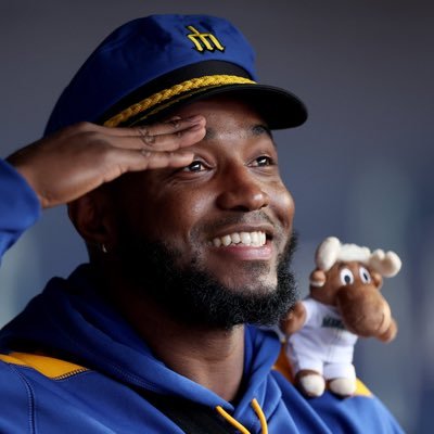 TJGarf's profile picture. all i ever wanted was a black gtr #GoCougs