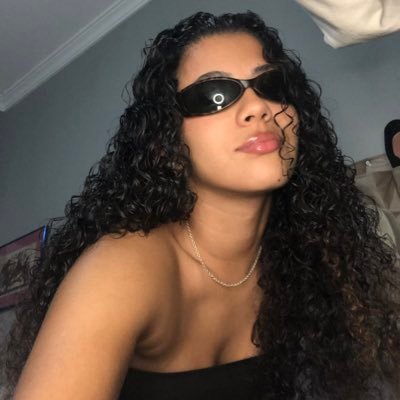 Renatahln's profile picture. 