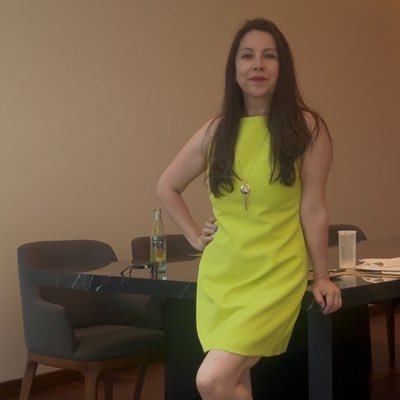 #SiNoHayClienteNoHayTrata Internacionalista de Profesión y Feminista por Vocación.