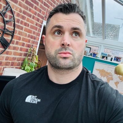 Top 0.1% OF refunds. 🏳️🌈🏳️⚧️🏋🏻♂️Dual personality of gym bro and complaining about my bad back. Gaymer. All views my own and do not represent my employer
