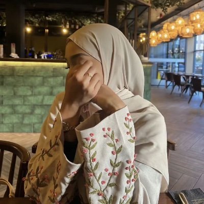 حَواسِتو بِدِه بِ ماهِت،چِراغائِ شَهر اَرزِش نَدارَن(:✨
متولد تابستون،گرم و خاکی اما دارای مرزبندی و چارچوب
فالو=بک