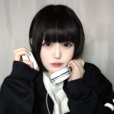 インターネットに縛られたおばけ / ネットアイドル / グッズ▷浮幽体質 ( @2u_tai42 )
ファンマーク:🐾👻🎧
