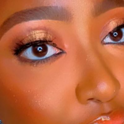 A lady with wonderful ambitions💜🥰Biochemist