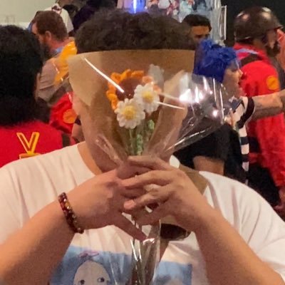 Vegas Ult Player | former top 100 DOE player (lol) | he/him | 22 | #blacklivesmatter | #TOPFEST | she got diamonds on her eyelashes, heavensent | @starsighnss