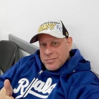 Periodista Deportivo. Analista NBĄ, Fútbol, NFL, MLB. Entrenador. Ęscritor ƴ Çompositor / Amante de los deportes, el cine y los libros.