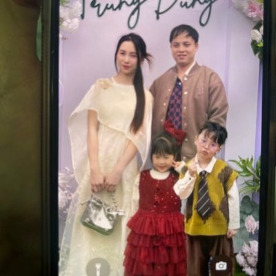 HngLvn1358675's profile picture. 